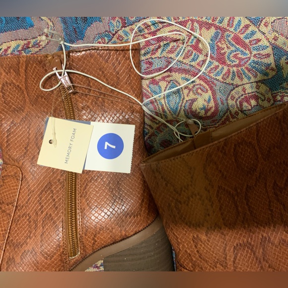 Universal Thread Boots - Picture 11 of 13